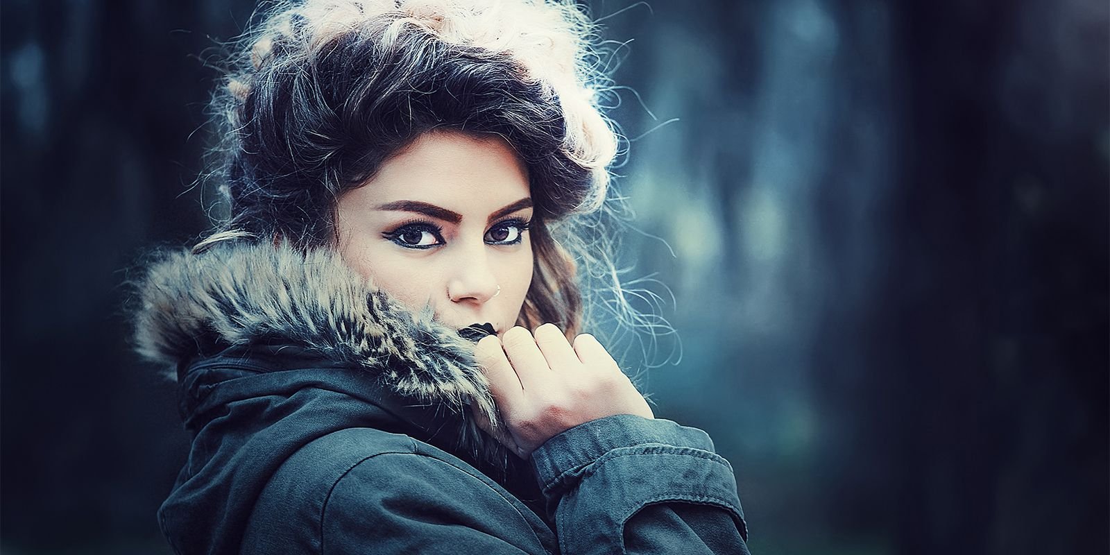 Read more about the article Artificial Jewellery | What You Need to Know Before You Buy!